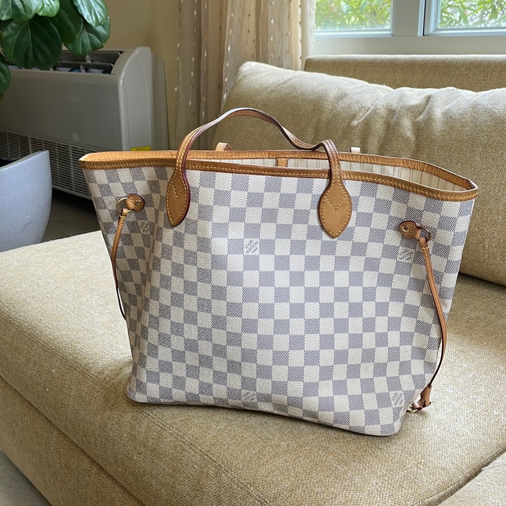 Louis Vuitton Medium Neverfull